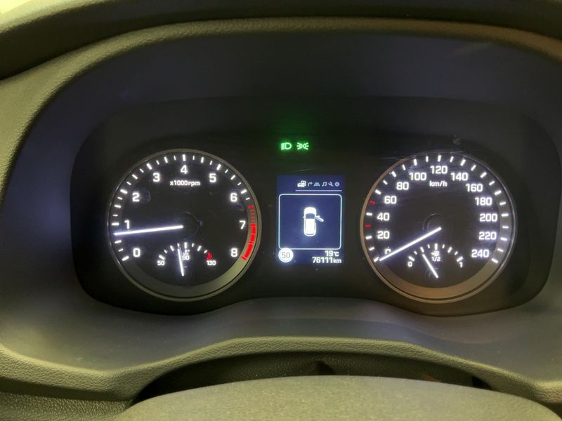 Hyundai Tucson 1.6 Advantage blue 2WD — zdjęcie 13