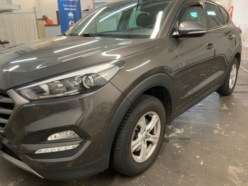 Hyundai Tucson 1.6 Advantage blue 2WD — zdjęcie 2