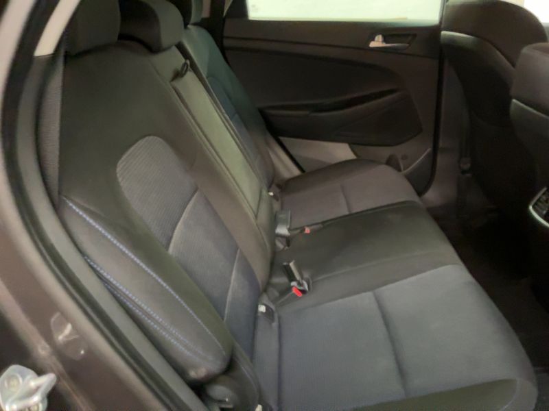 Hyundai Tucson 1.6 Advantage blue 2WD — zdjęcie 14