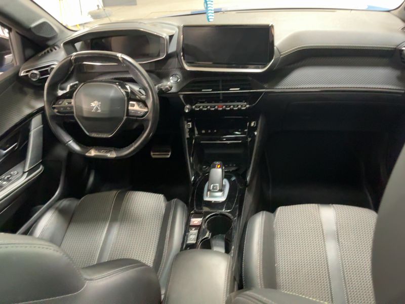 Peugeot 208 1.2 PureTech GT — zdjęcie 12
