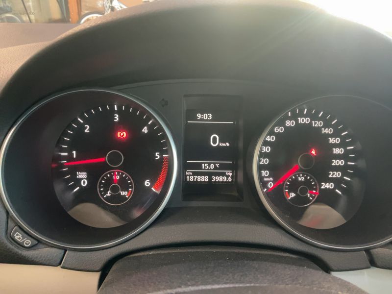 Volkswagen Golf VI 1.6 TDI BlueMotion Tech — zdjęcie 13