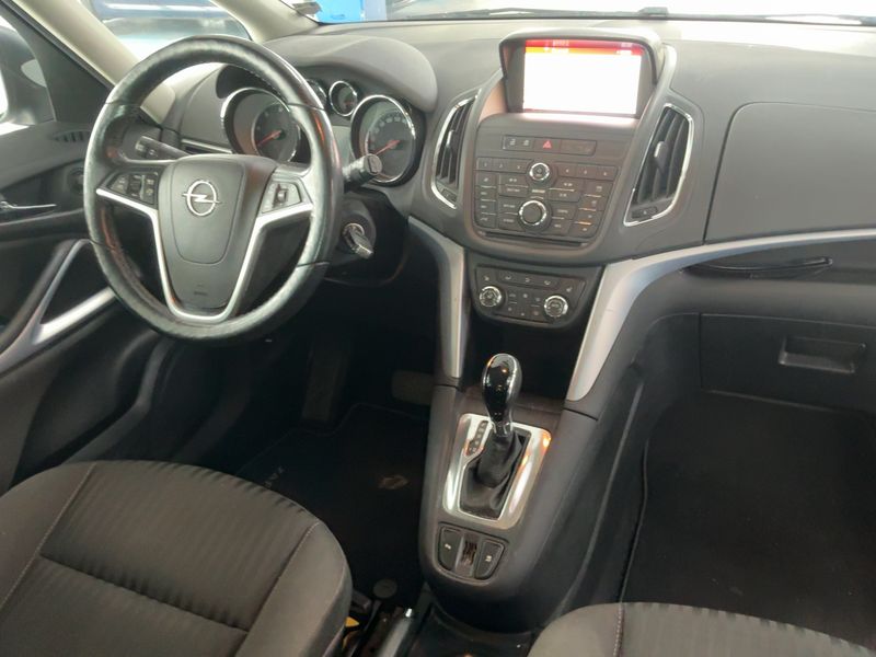 Opel Zafira Tourer 2.0 CDTI Edition — zdjęcie 12