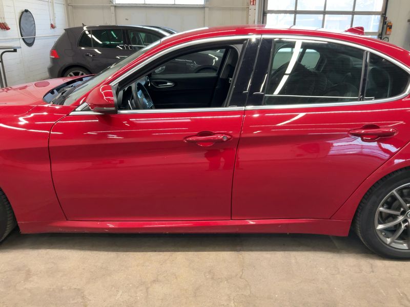 Alfa Romeo Giulia 2.0 Turbo Super — zdjęcie 4
