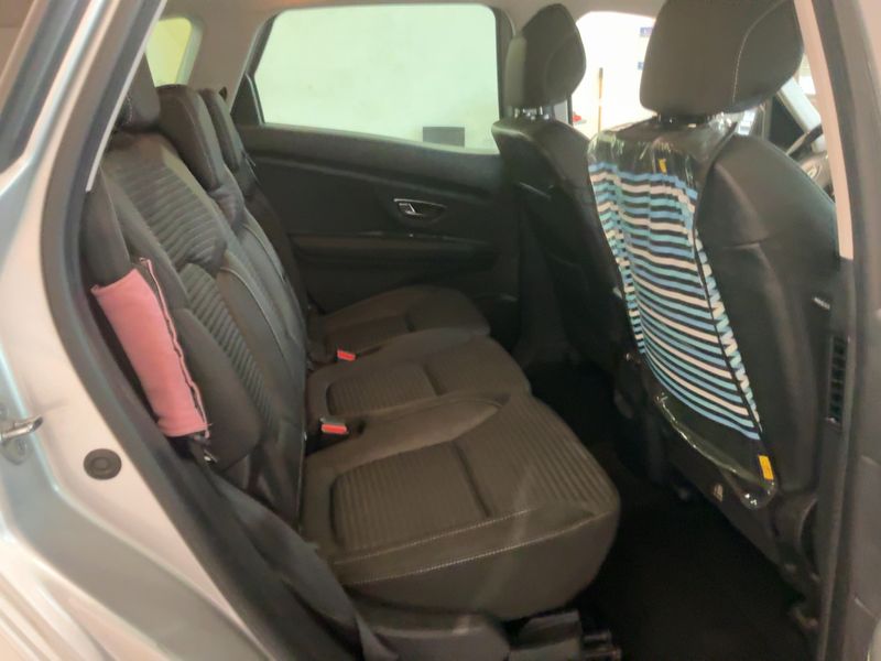 Renault Scenic 1.7 BLUE dCi Business Edition — zdjęcie 14