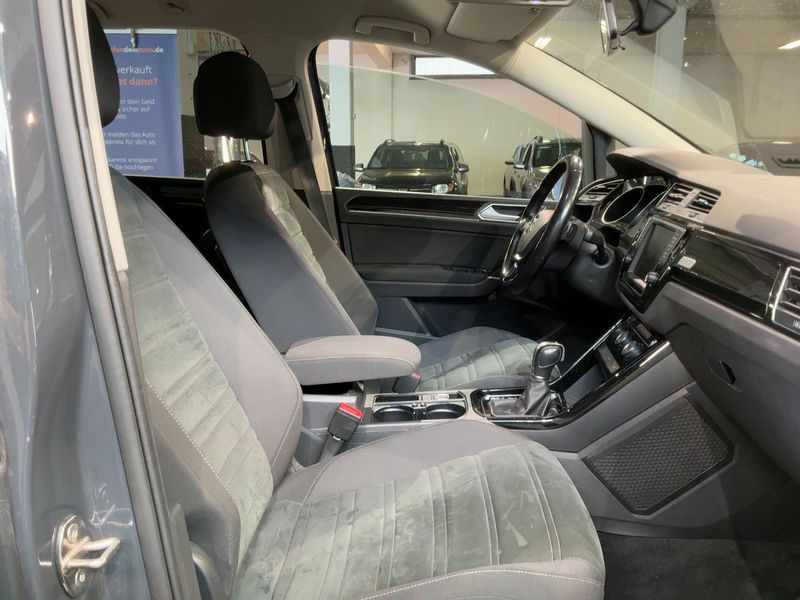 Volkswagen Touran 2.0 TDI Highline BlueMotion Tech — zdjęcie 11