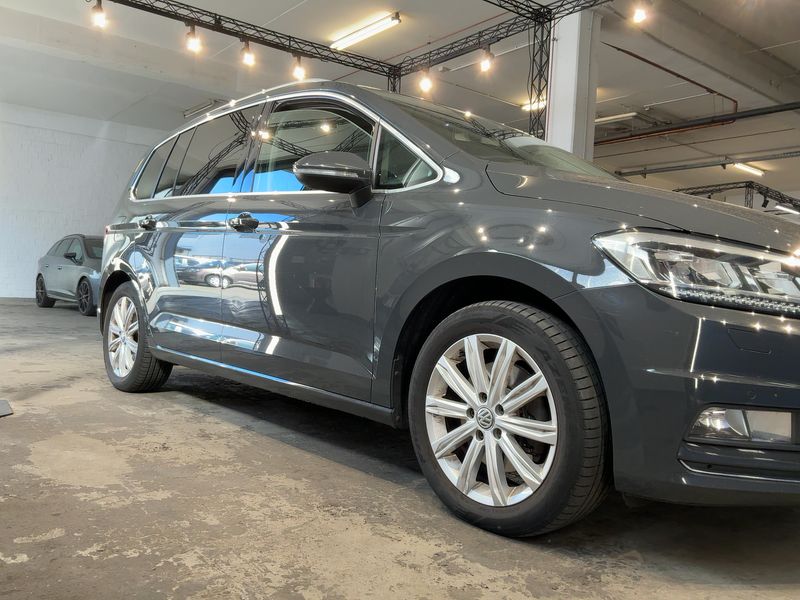 Volkswagen Touran 2.0 TDI Highline BlueMotion Tech — zdjęcie 8