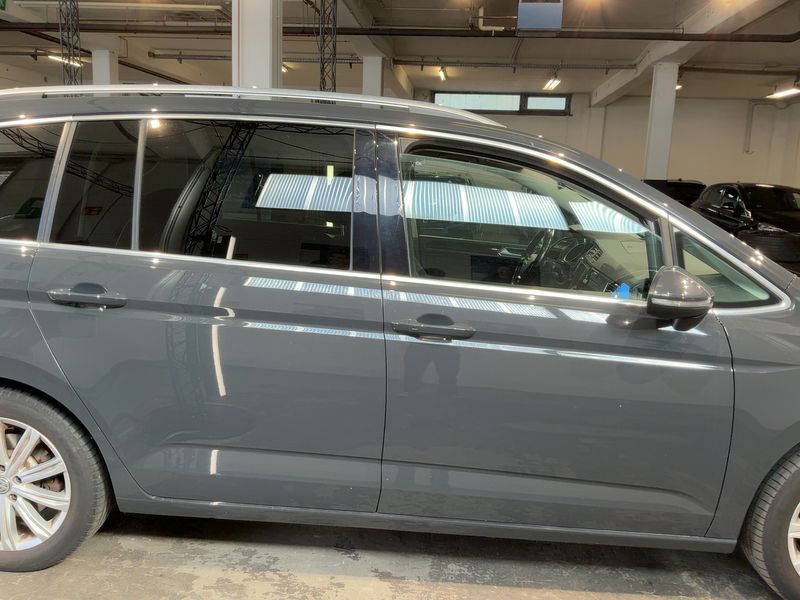 Volkswagen Touran 2.0 TDI Highline BlueMotion Tech — zdjęcie 7