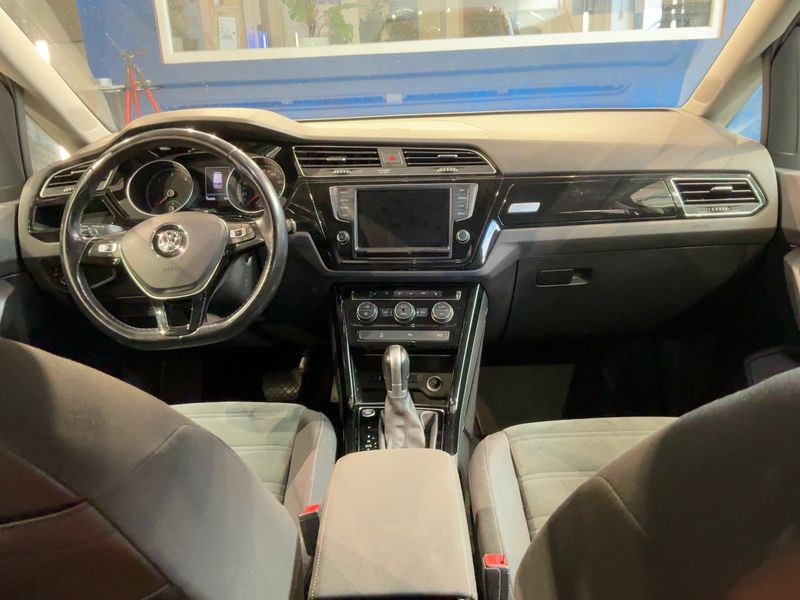 Volkswagen Touran 2.0 TDI Highline BlueMotion Tech — zdjęcie 12