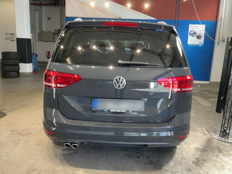 Volkswagen Touran 2.0 TDI Highline BlueMotion Tech — zdjęcie 5