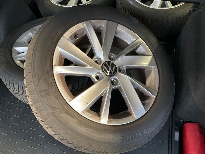 Volkswagen Golf VIII 1.5 eTSI Active — zdjęcie 22