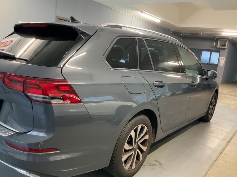Volkswagen Golf VIII 1.5 eTSI Active — zdjęcie 6