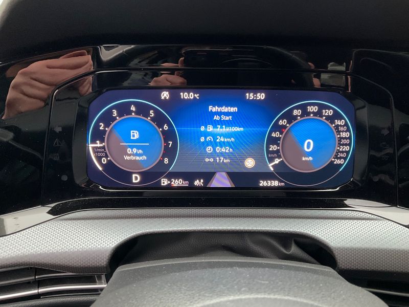 Volkswagen Golf VIII 1.5 eTSI Active — zdjęcie 13