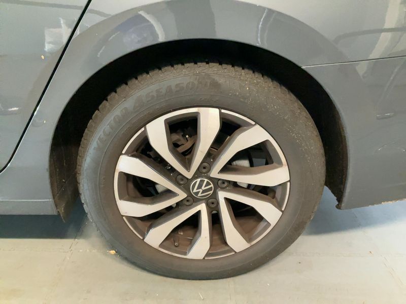 Volkswagen Golf VIII 1.5 eTSI Active — zdjęcie 18