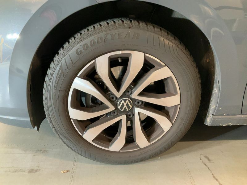 Volkswagen Golf VIII 1.5 eTSI Active — zdjęcie 17