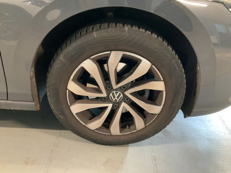 Volkswagen Golf VIII 1.5 eTSI Active — zdjęcie 20
