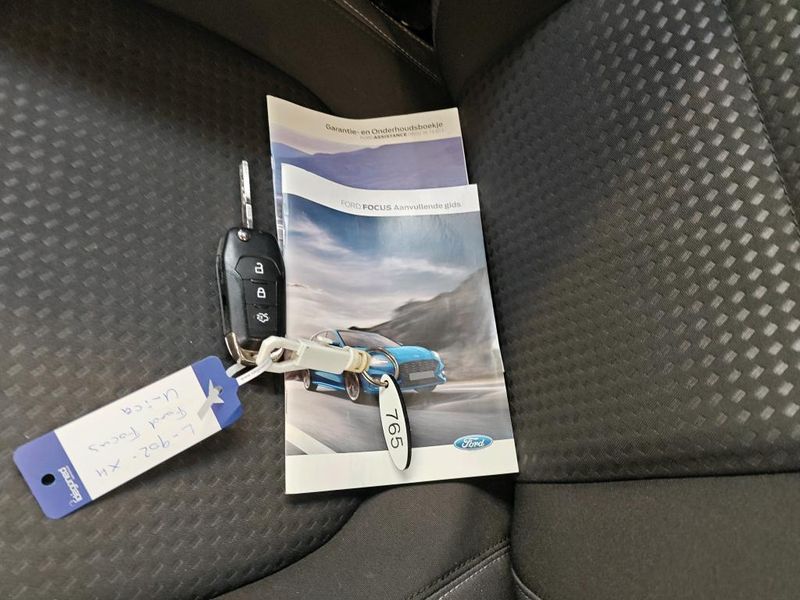 Ford Focus 1.0 EcoBoost Cool&Connect — zdjęcie 9