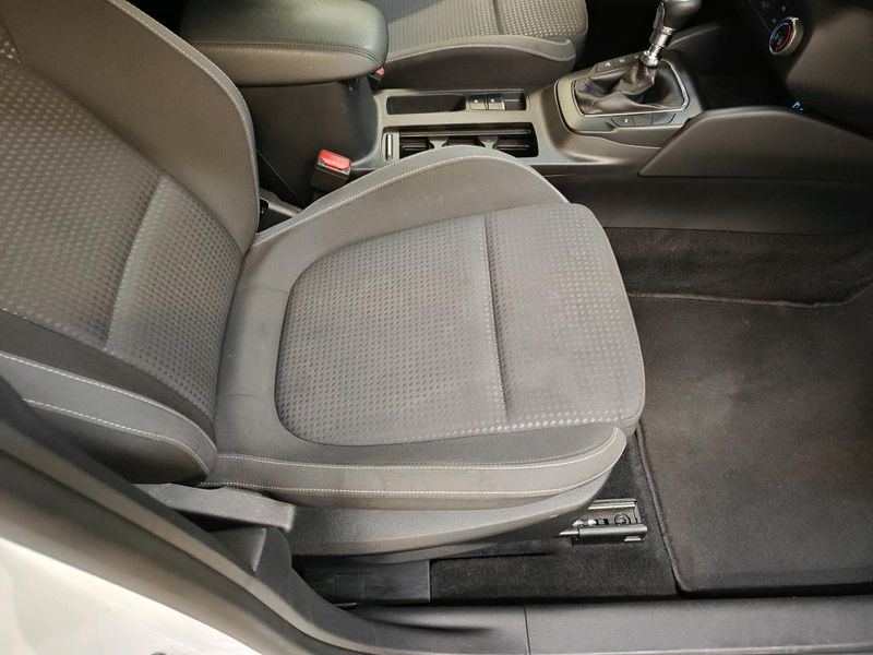 Ford Focus 1.0 EcoBoost Cool&Connect — zdjęcie 24