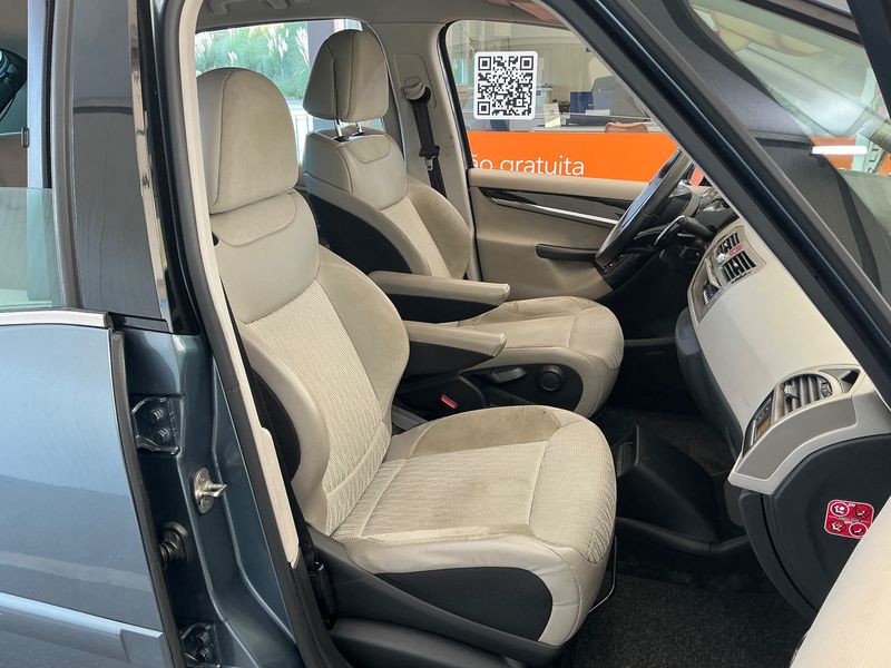 Citroen C4 Picasso 1.6 HDi Exclusive — zdjęcie 11
