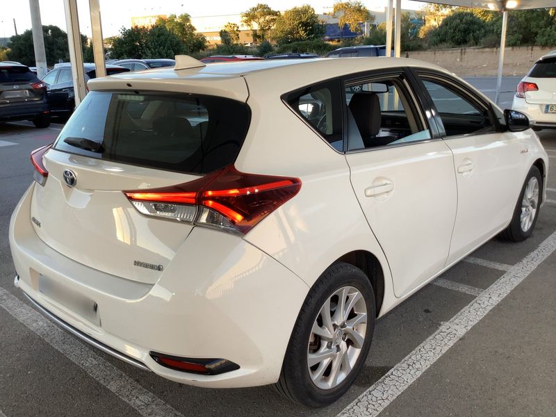 Toyota Auris 1.8 Hybrid Advance — zdjęcie 6