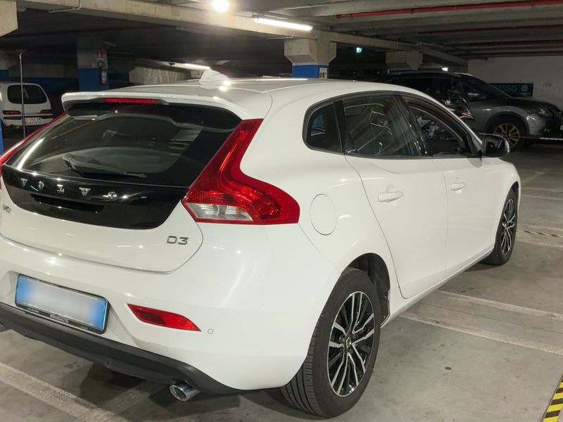 Volvo V40 2.0 D3 Plus — zdjęcie 6