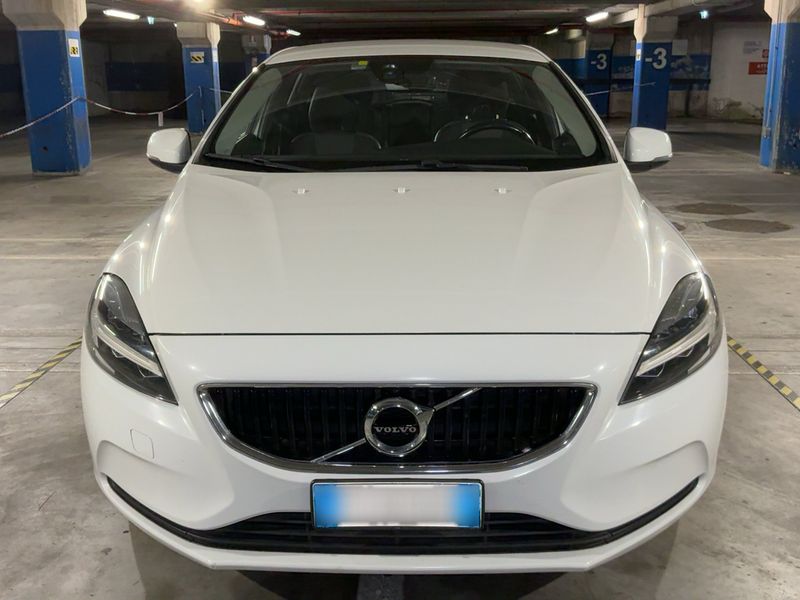 Volvo V40 2.0 D3 Plus — zdjęcie 9