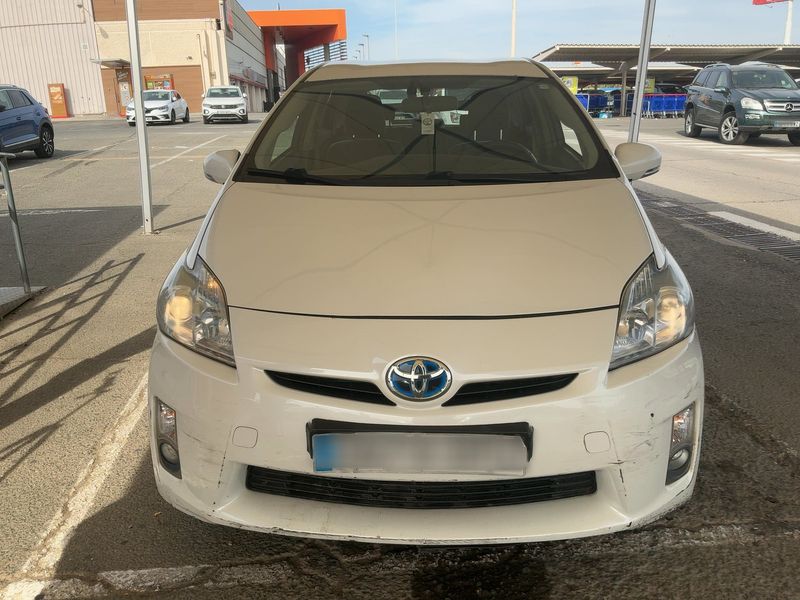 Toyota Prius 1.8 Advance — zdjęcie 9