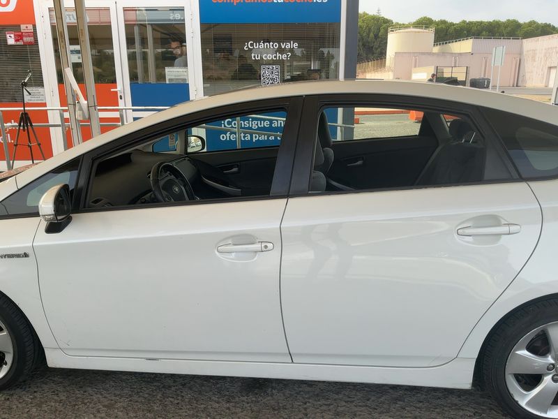 Toyota Prius 1.8 Advance — zdjęcie 4