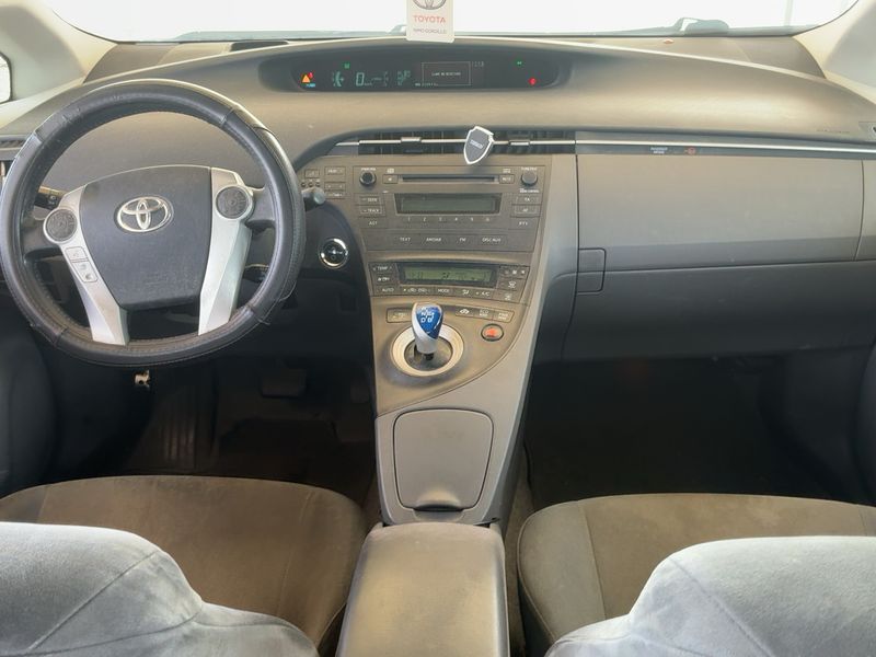 Toyota Prius 1.8 Advance — zdjęcie 12
