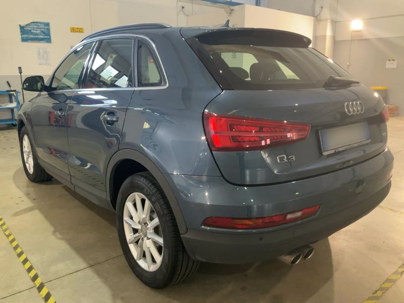 Audi Q3 2.0 TDI Business — zdjęcie 3