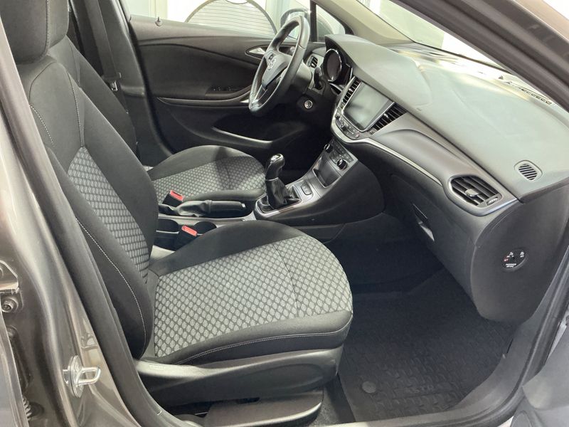 Opel Astra 1.4 SIDI Turbo Edition — zdjęcie 11