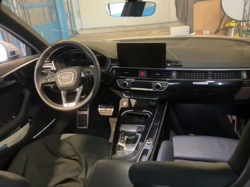 Audi RS 4 2.9 TFSI quattro — zdjęcie 12