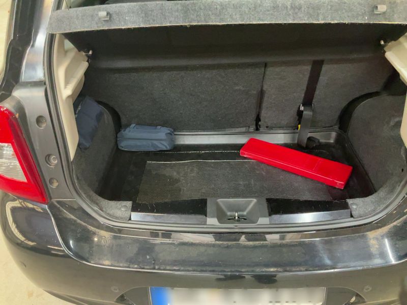 Nissan Micra 1.2 Tekna — zdjęcie 10