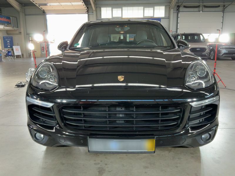 Porsche Cayenne S E-Hybrid Platinum Edition — zdjęcie 9