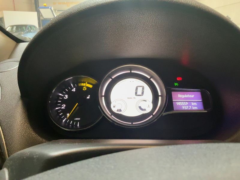 Renault Megane 1.5 dCi Business — zdjęcie 13