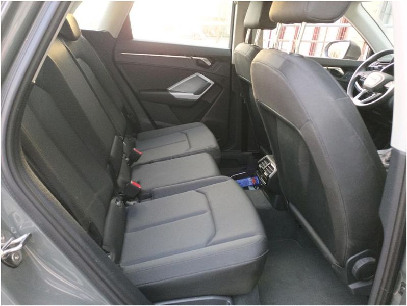 Audi Q3 45 TFSIe — zdjęcie 14