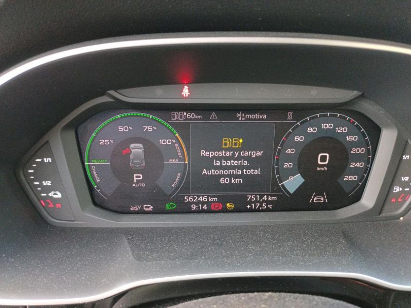 Audi Q3 45 TFSIe — zdjęcie 12