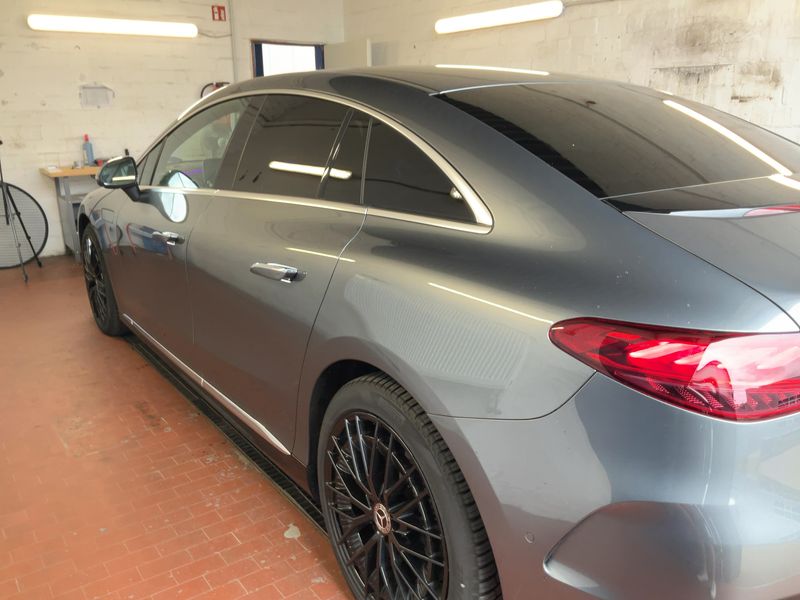 Mercedes-Benz EQE 300 AMG Line Exterieur & Interieur — zdjęcie 3