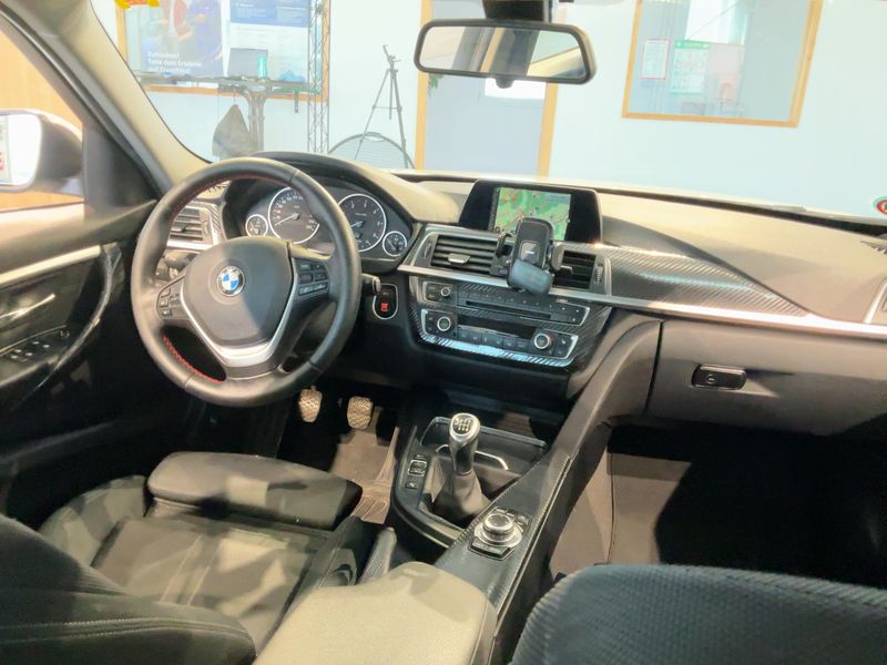 BMW 3er 320d Sport Line — zdjęcie 12