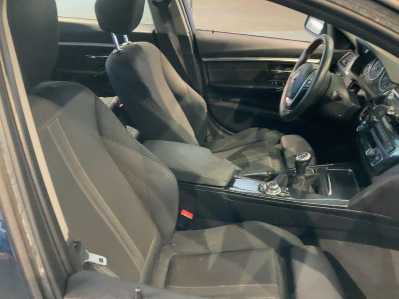 BMW 3er 320d Sport Line — zdjęcie 11