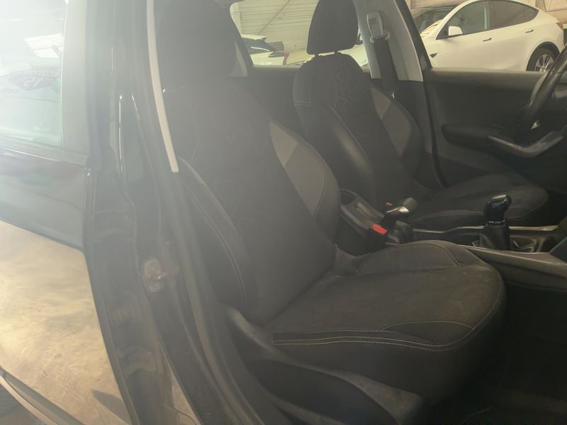 Peugeot 2008 1.5 Blue-HDi Active — zdjęcie 11