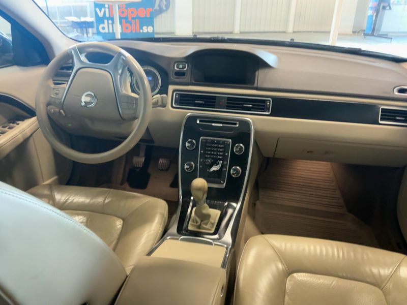 Volvo V70 2.5 T Kinetic — zdjęcie 12