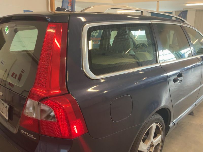 Volvo V70 2.5 T Kinetic — zdjęcie 6