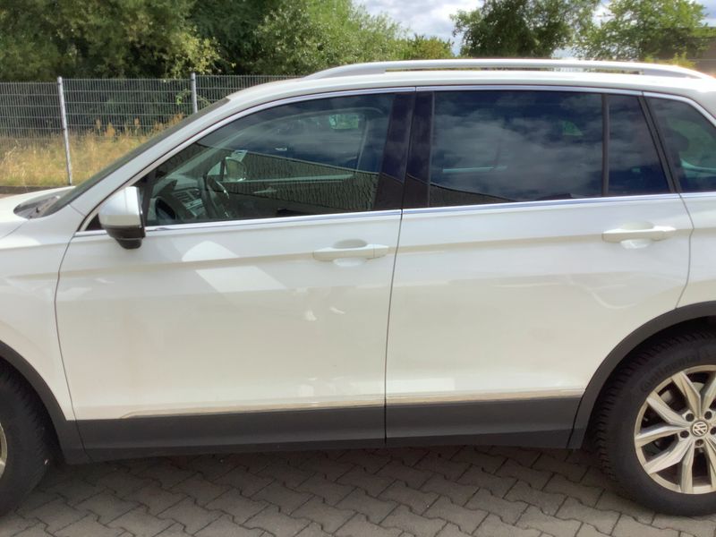 Volkswagen Tiguan 2.0 TDI Highline 4Motion BlueMotion Tech — zdjęcie 4