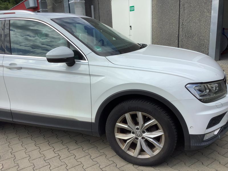 Volkswagen Tiguan 2.0 TDI Highline 4Motion BlueMotion Tech — zdjęcie 8