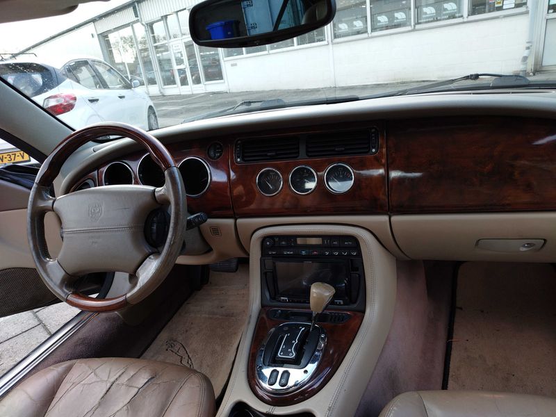 Jaguar XK8 4.0 V8 — zdjęcie 11