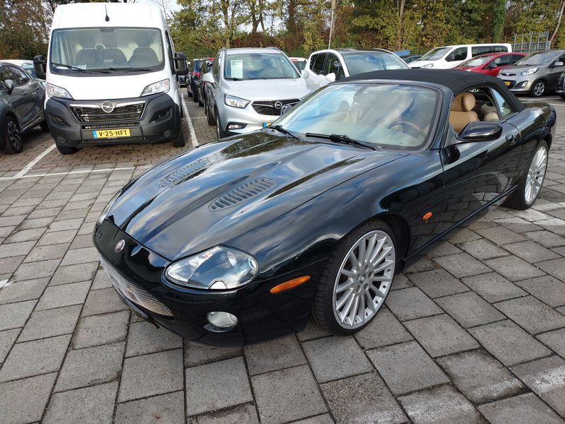 Jaguar XK8 4.0 V8 — zdjęcie 2