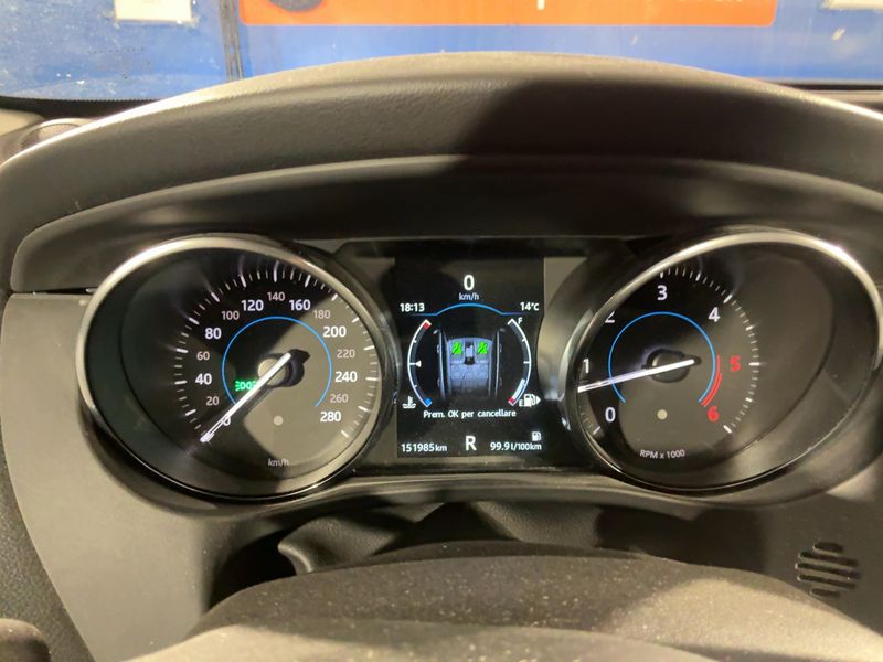 Jaguar F-Pace 30d R-Sport AWD — zdjęcie 13