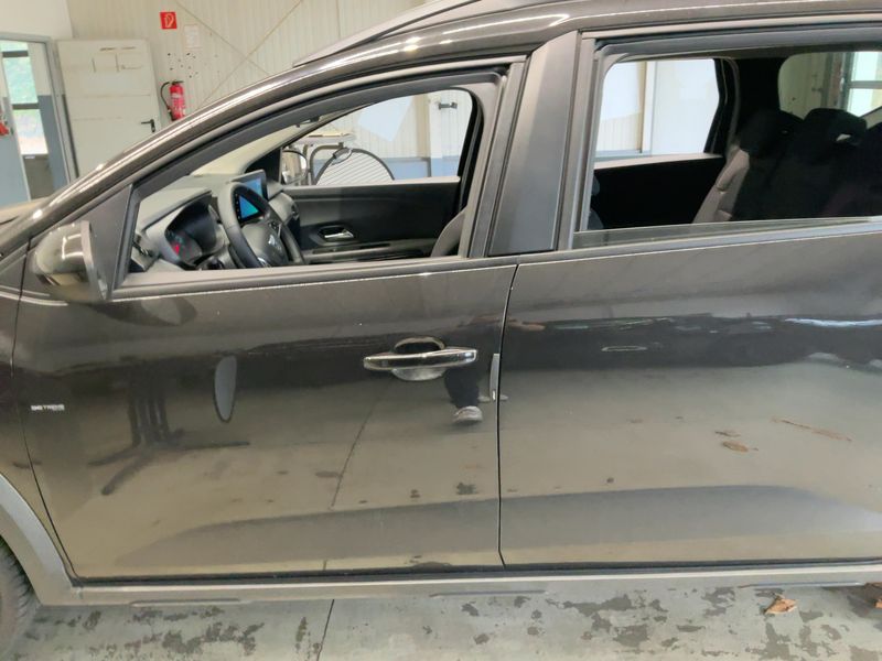 Dacia Jogger 1.0 TCe LPG Extreme+ — zdjęcie 4