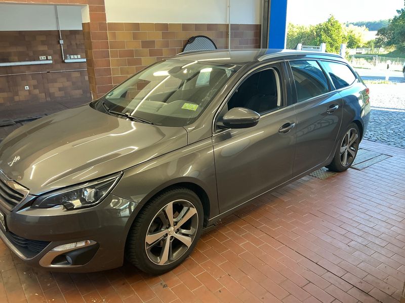 Peugeot 308 1.2 e-THP Allure — zdjęcie 1