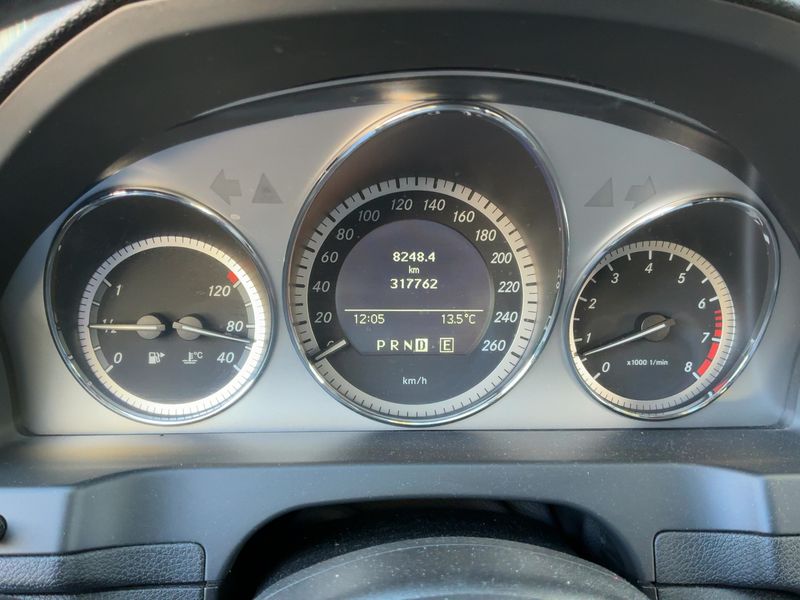 Mercedes-Benz C-Klasse C 250 CGI T BlueEfficiency Avantgarde — zdjęcie 4